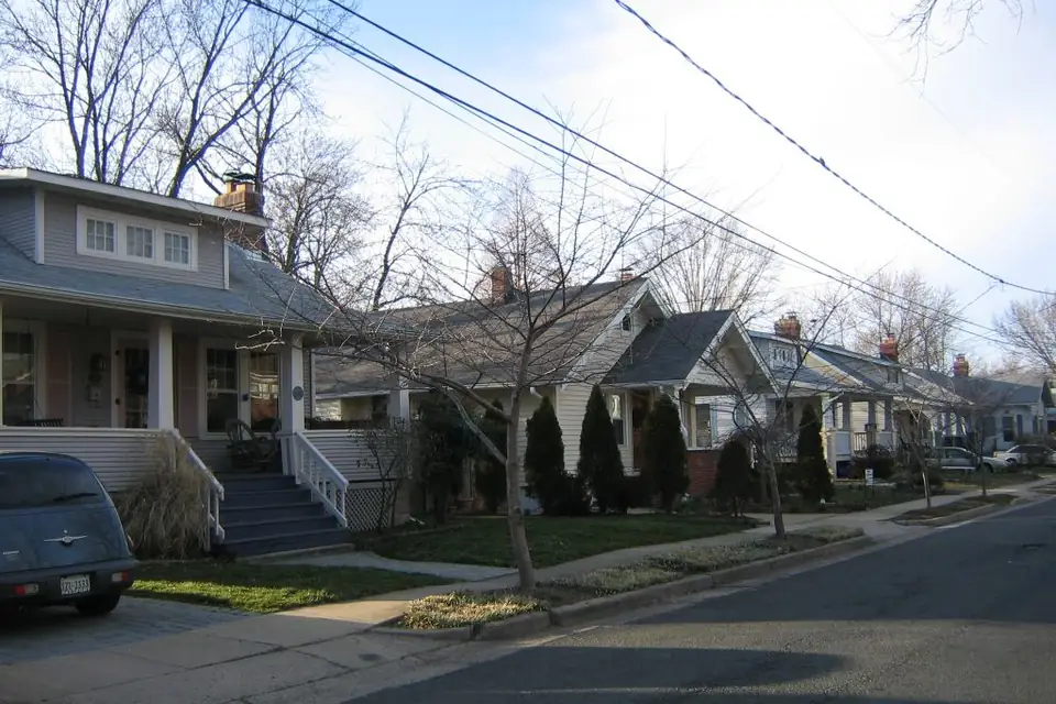 Front of the home at 3300 Ellwood Ave