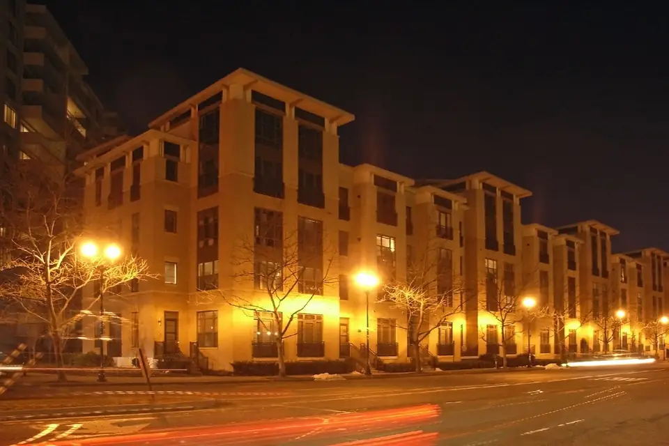 Front of the home at 3001 W Clay St #405